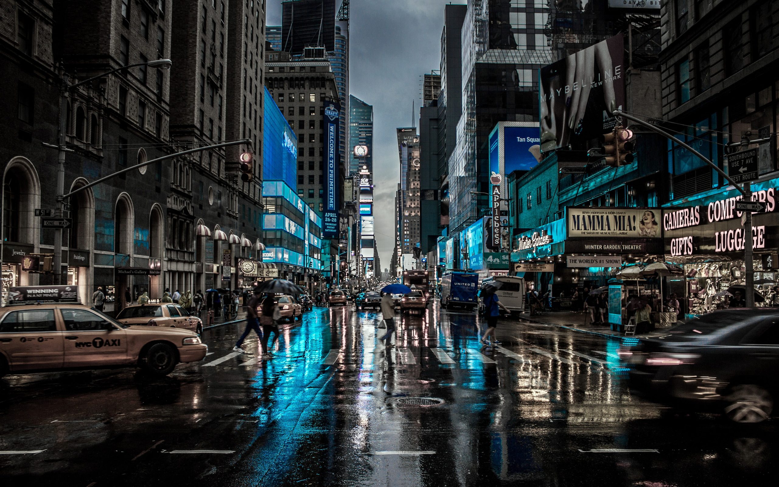 New York city 3D wallpaper, high rise buildings and busy street wallpaper