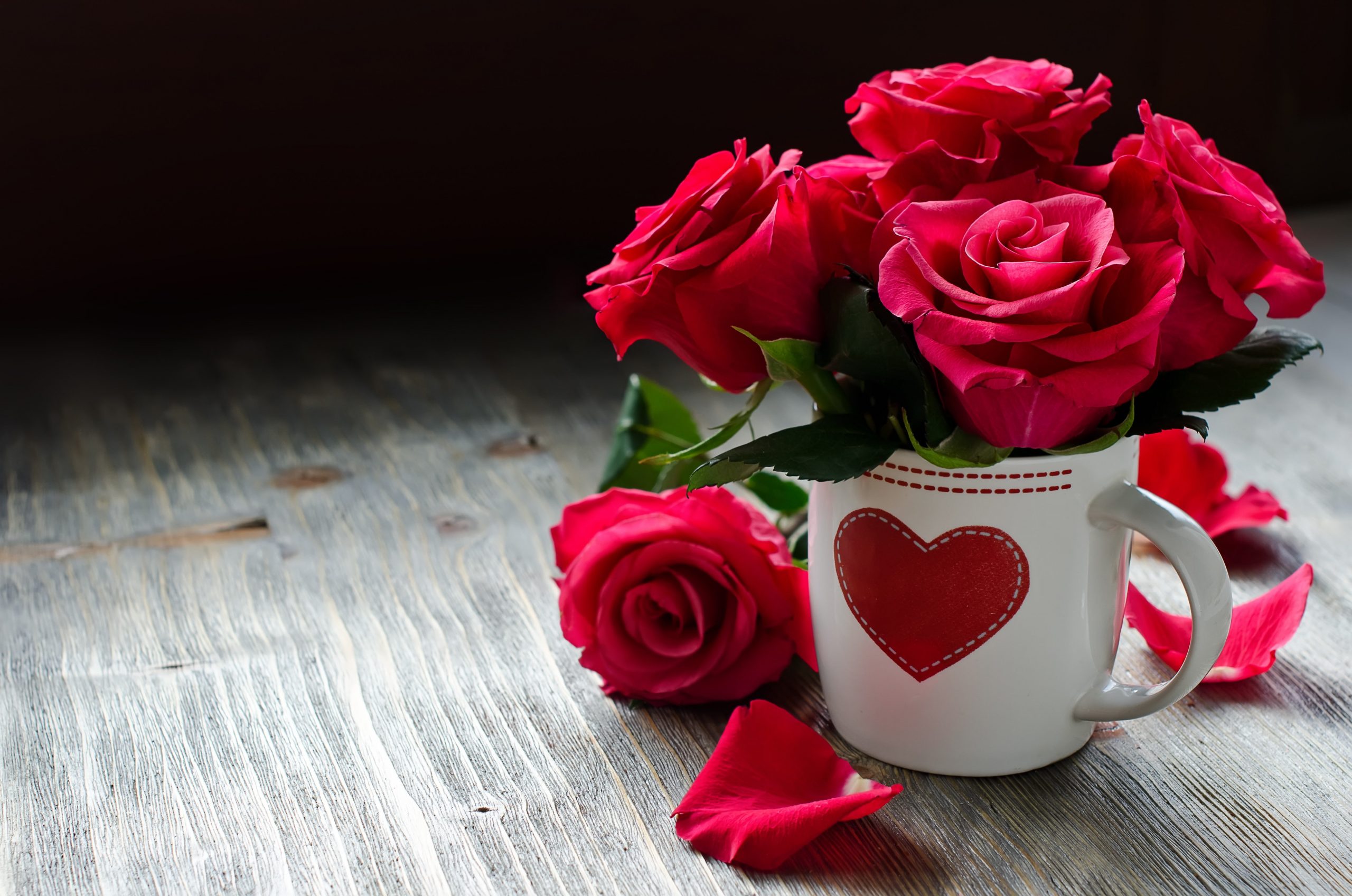 Roses, flowers, heart, red rose with white ceramic coffee cup wallpaper
