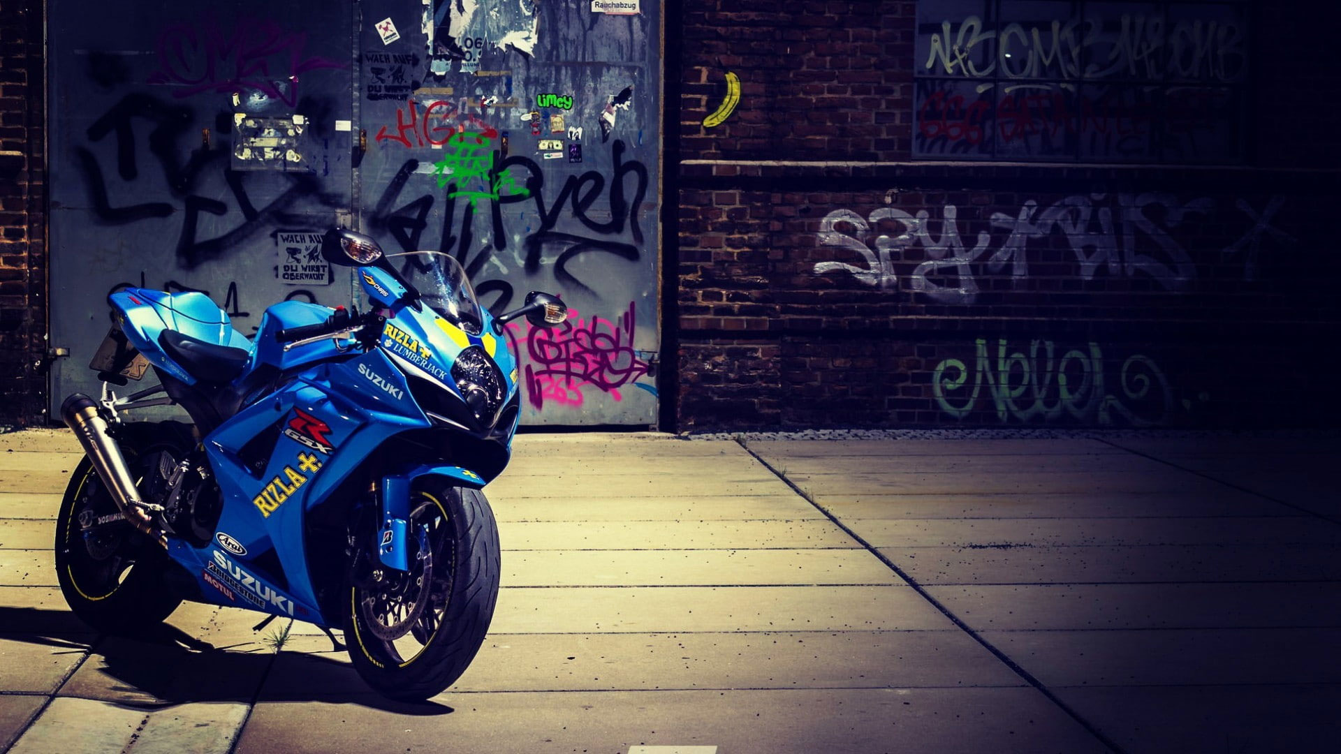 Blue sports bike wallpaper, Suzuki GSX-R, motorcycle, graffiti, urban, transportation