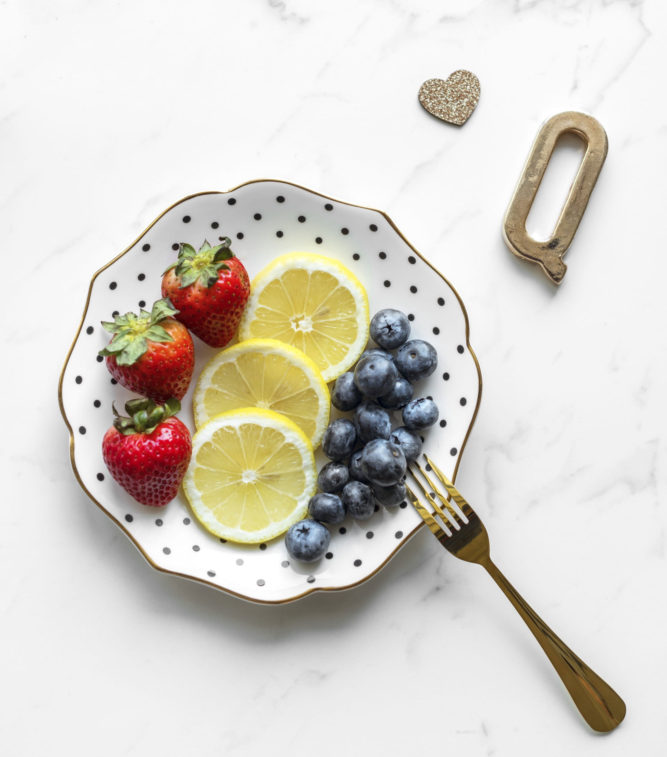 Blueberries wallpaper, strawberries, and lime slices on plate, fruit