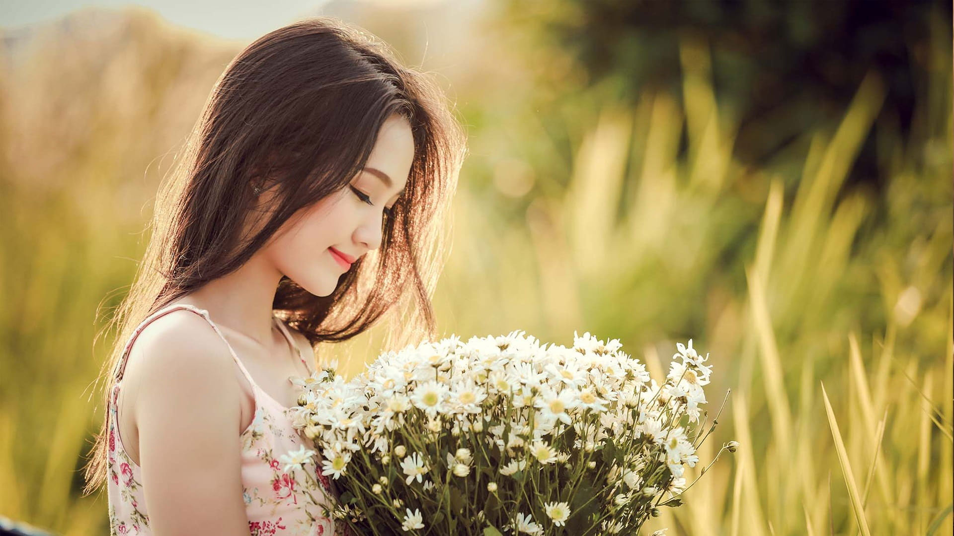 Photo of person holding white flowers wallpaper, asia, beauty, nice picture