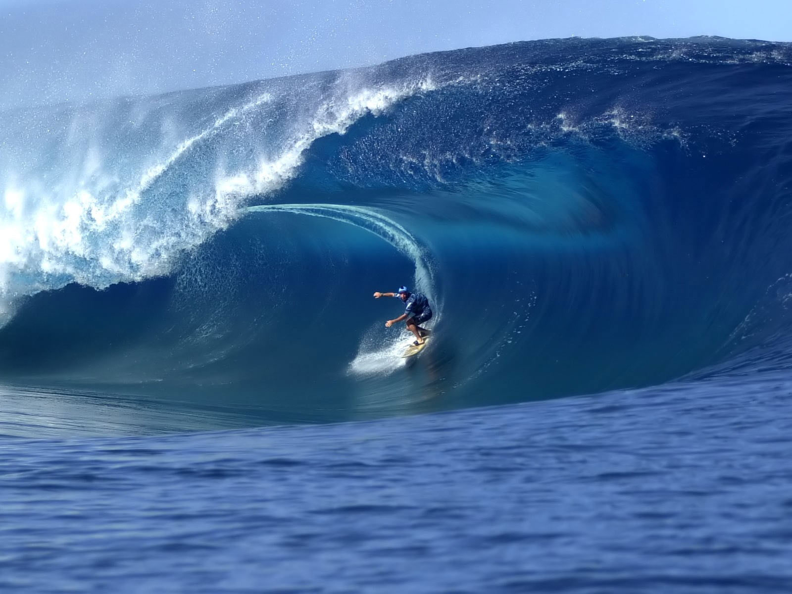 Men’s blue wet suit, surfing, surfers, sea, waves, nature, water