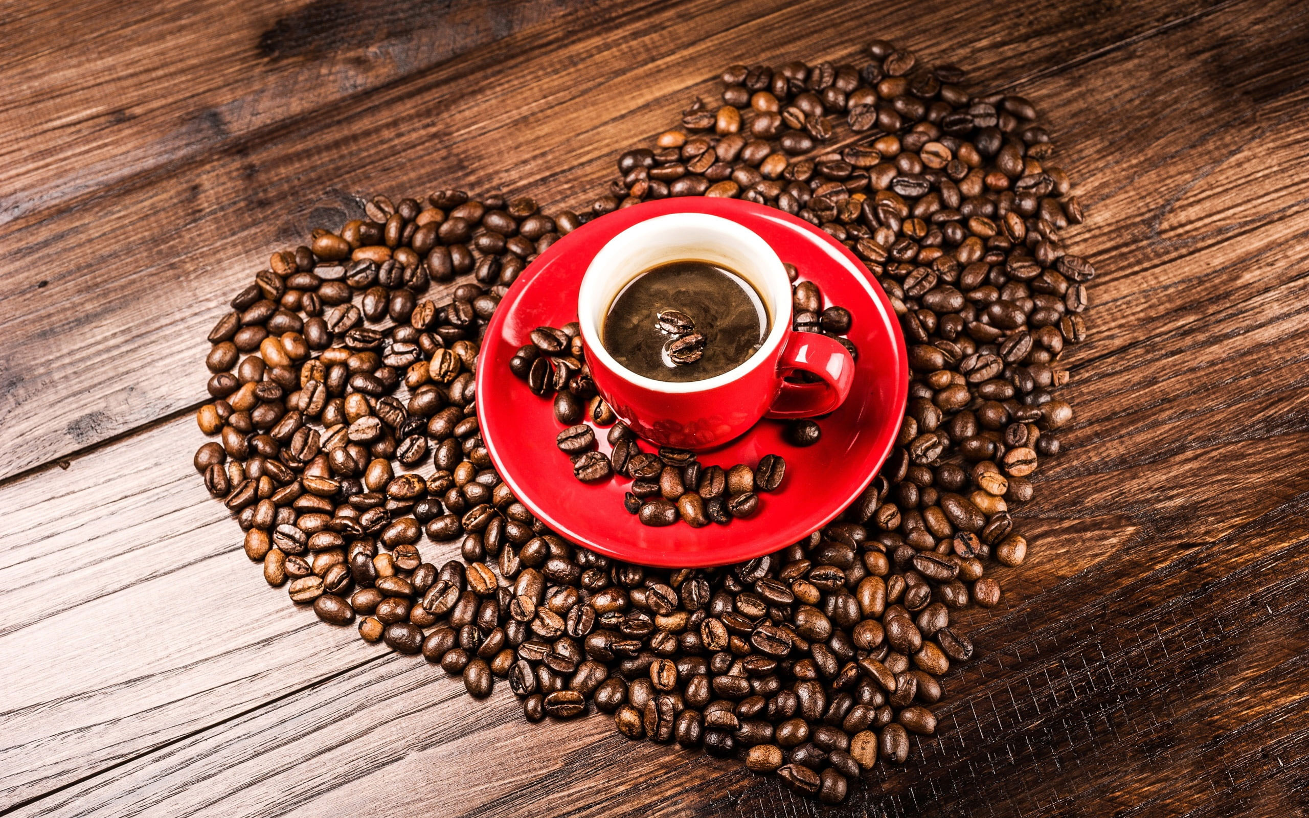 Coffee beans wallpaper, grains, heart shaped, red cup, red ceramic round plate, cup; coffee bean lot