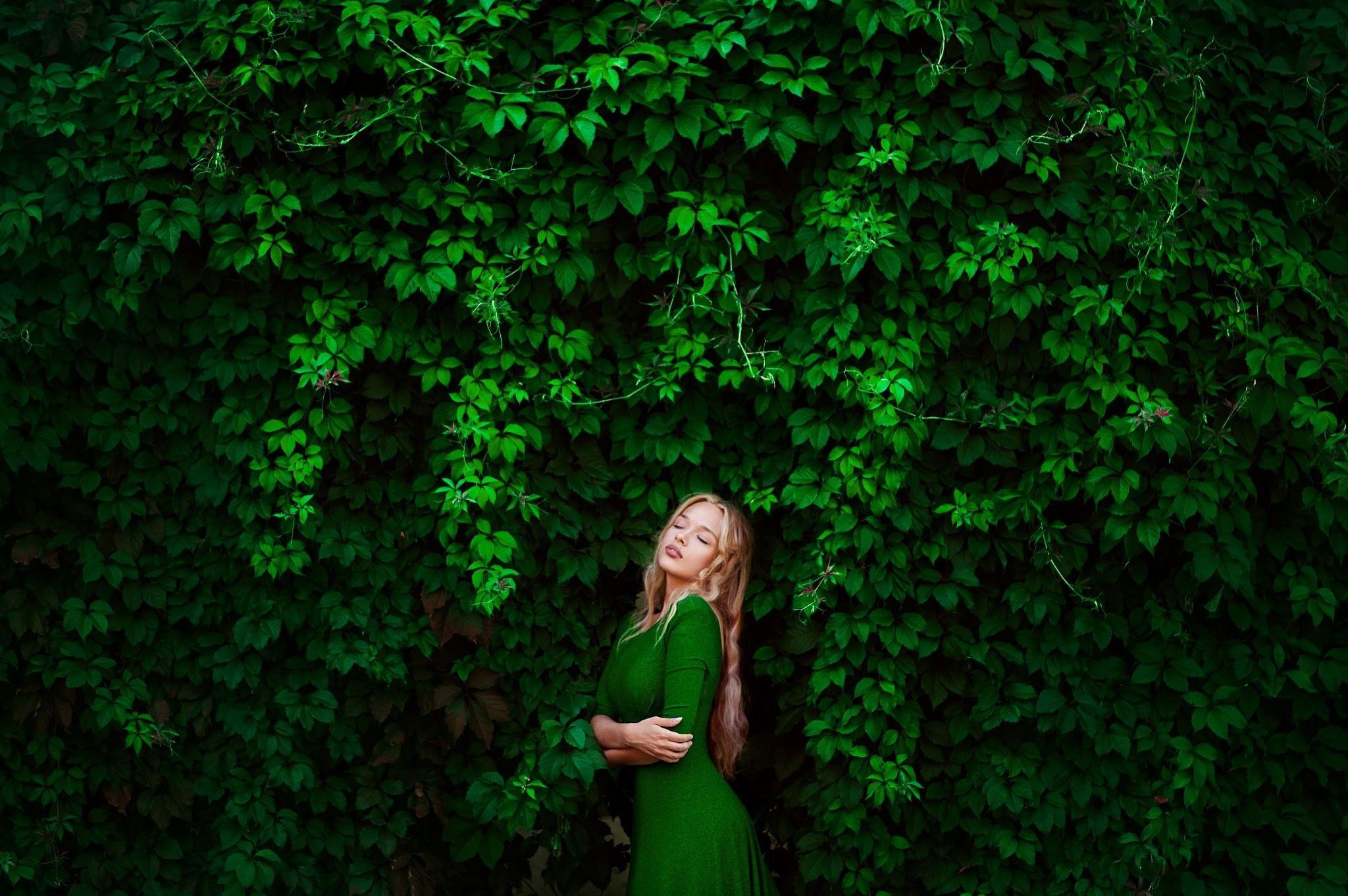 Wallpaper Women's Green Elbow Sleeved Dress