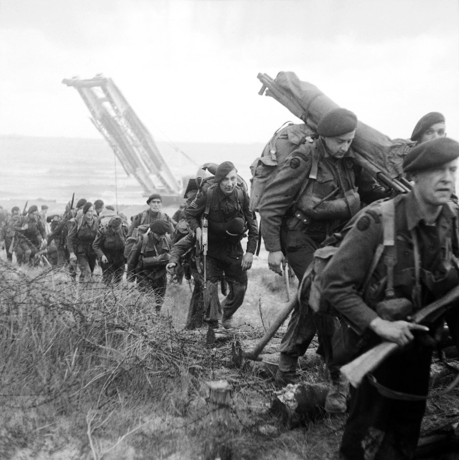 Wallpaper Royal Marine Commandos Move In From Sword Beach