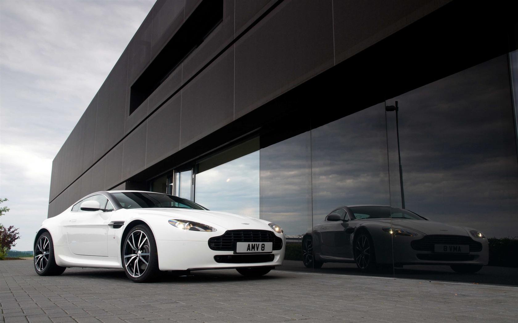 Aston Martin V8 Vantage 4K Ultra Hd Wallpapers
