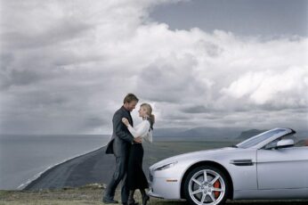 Aston Martin V8 Vantage Desktop Wallpaper Full Screen