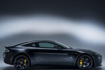 Aston Martin V8 Vantage Free Desktop Wallpaper