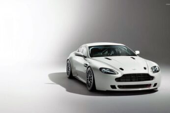 Aston Martin Vantage Free Desktop Wallpaper