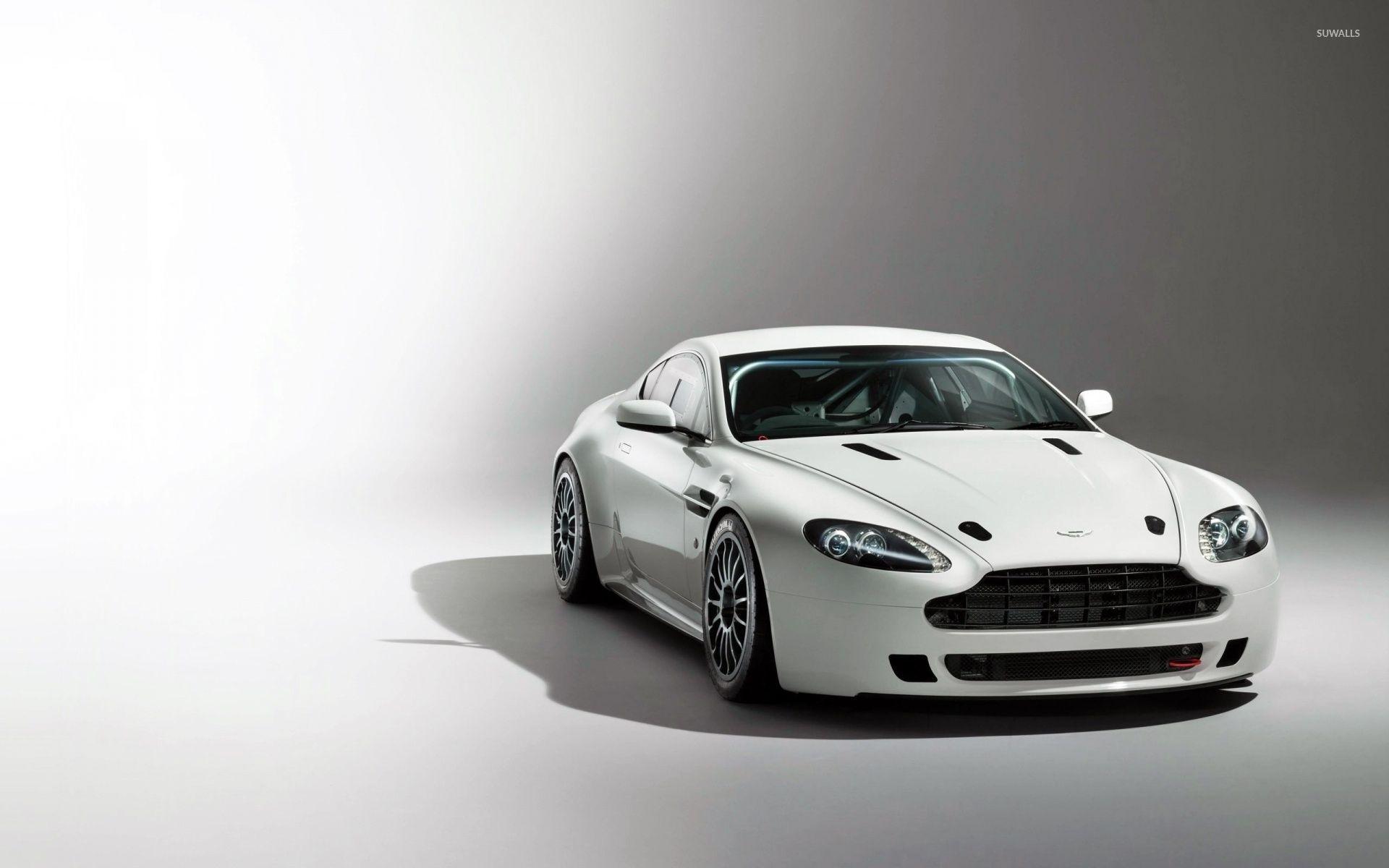 Aston Martin Vantage Free Desktop Wallpaper
