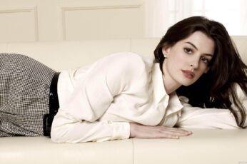 Anne Hathaway Iphone Wallpaper
