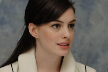Anne Hathaway Wallpaper Photo