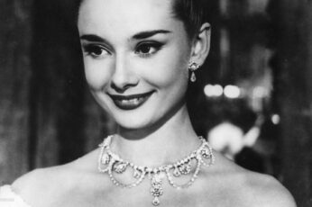 Audrey Hepburn Hd Wallpaper