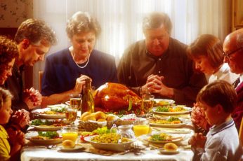 Family Thanksgiving Desktop Wallpaper