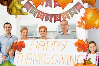 Family Thanksgiving wallpaper 5k