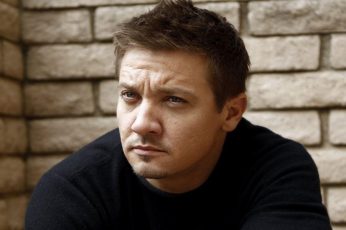 Jeremy Renner Wallpaper For Ipad